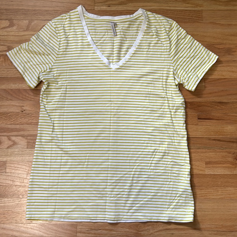 Banana Republic signature tee,  v-neck,  short sleeve, lime green, striped, NWOT